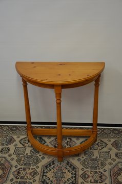 Konzolový stolek